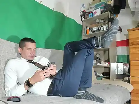 viraglaci18xh online show from October 17, 4:44 pm