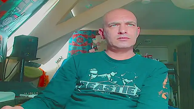 maxhard77 online show from June 12, 9:07 am