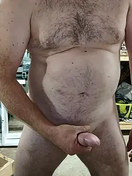 Snapshot of IronedTitan chatting on October 12, 1:32 am IronedTitan online show from October 12, 1:32 am