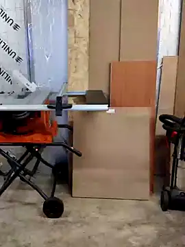 Snapshot of IronedTitan chatting on December 15, 3:56 am IronedTitan online show from December 15, 3:56 am