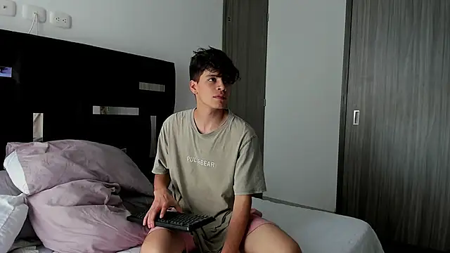 Dimitrixxx   online show from February 6, 2:04 pm