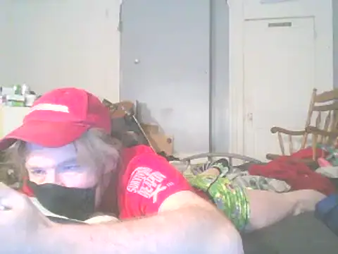 Snapshot of Valarie83 chatting on February 14, 1:56 am Valarie83 online show from February 14, 1:56 am