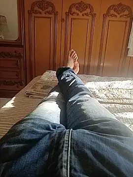 Bobby967 online show from November 11, 9:25 am