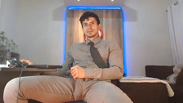 Andrew 4  online show from October 27, 4:48 am