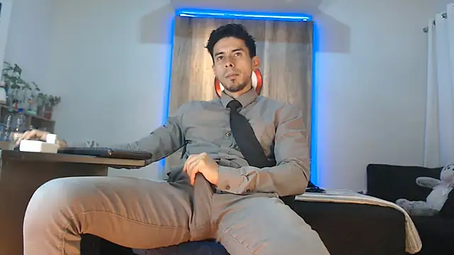 Andrew 4  online show from November 16, 8:38 am