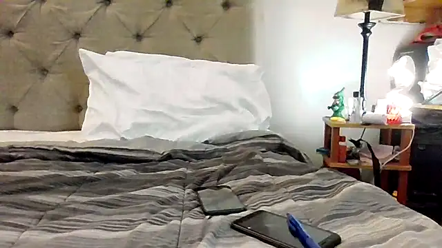 MrRuddeebony online show from September 30, 7:39 pm