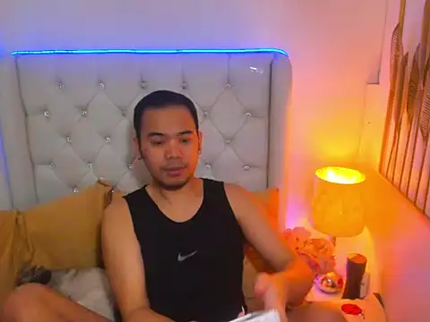 AsianZero online show from March 8, 5:28 pm