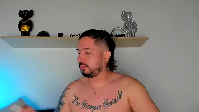 camilo restrepo21 online show from December 24, 1:38 am