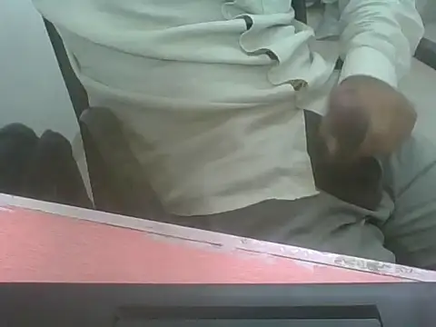 lltstr52 online show from March 25, 11:47 am