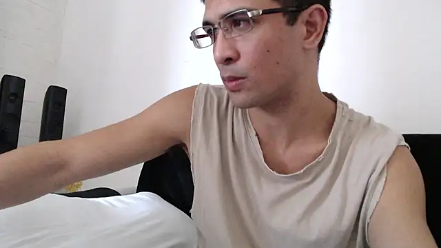 Snapshot of SebastianReiss chatting on March 6, 7:47 am SebastianReiss online show from March 6, 7:47 am