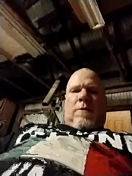 Reddog833 online show from February 10, 2:16 am