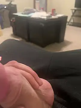 Snapshot of cumgitsumdic chatting on February 22, 12:27 am cumgitsumdic online show from February 22, 12:27 am