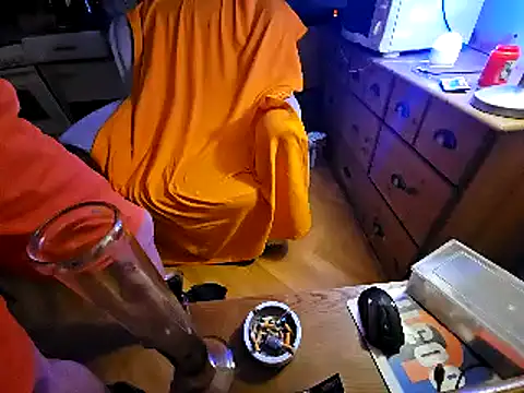 Snapshot of hardcap chatting on September 18, 8:11 pm hardcap online show from September 18, 8:11 pm