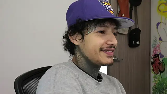 trieone online show from February 17, 2:16 pm