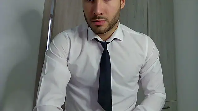 Snapshot of Justynn1 chatting on February 21, 6:51 am Justynn1 online show from February 21, 6:51 am