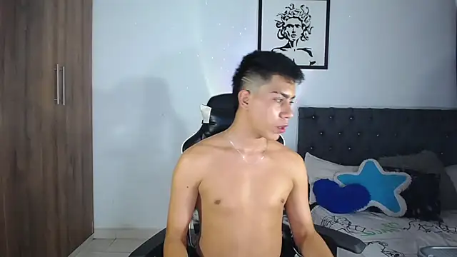 Snapshot of AlanNaughty chatting on October 4, 8:46 pm AlanNaughty online show from October 4, 8:46 pm