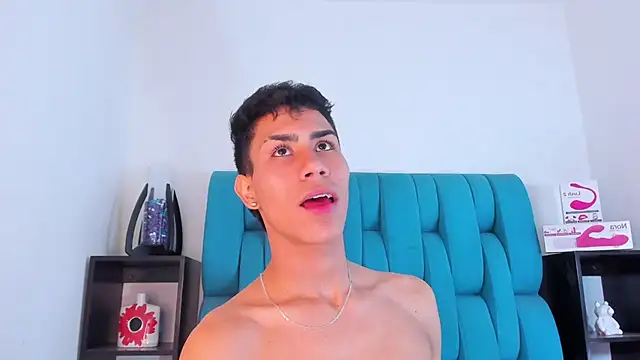 Snapshot of AlanNaughty chatting on January 14, 10:23 pm AlanNaughty online show from January 14, 10:23 pm