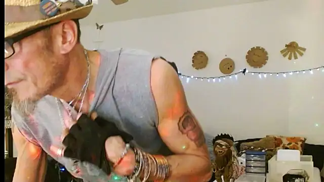 Snapshot of mycock2474u chatting on March 4, 2:27 am mycock2474u online show from March 4, 2:27 am