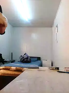 Snapshot of david_geam chatting on February 9, 6:54 am david geam online show from February 9, 6:54 am