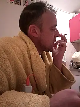 Snapshot of david_geam chatting on December 23, 3:18 am david geam online show from December 23, 3:18 am