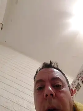 Snapshot of david_geam chatting on January 15, 2:38 am david geam online show from January 15, 2:38 am