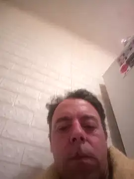 Snapshot of david_geam chatting on December 10, 7:43 pm david geam online show from December 10, 7:43 pm