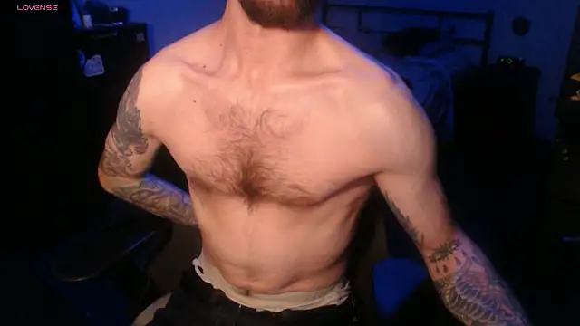 SexxxyLouis online show from October 4, 6:35 pm