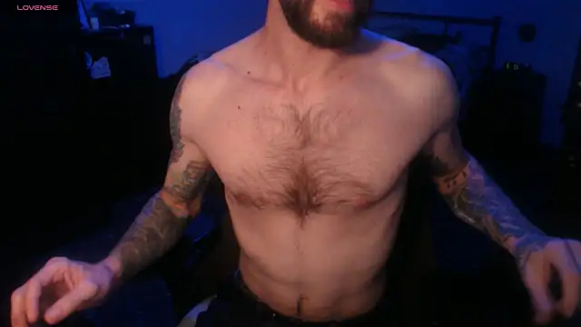 SexxxyLouis online show from October 3, 6:35 pm