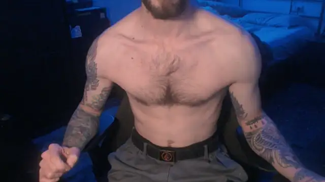 SexxxyLouis online show from March 20, 8:20 am