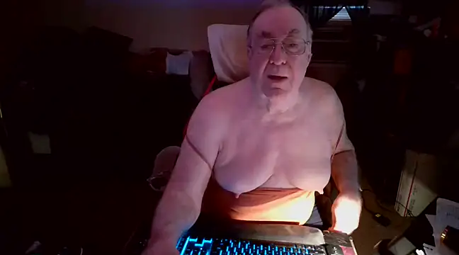 Snapshot of Toastir chatting on January 12, 10:33 pm Toastir online show from January 12, 10:33 pm