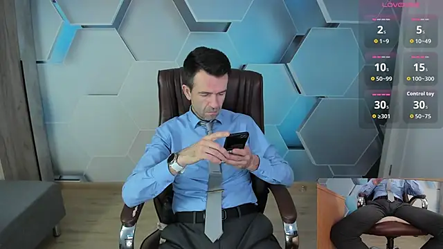 SteveTiger online show from April 2, 3:26 am