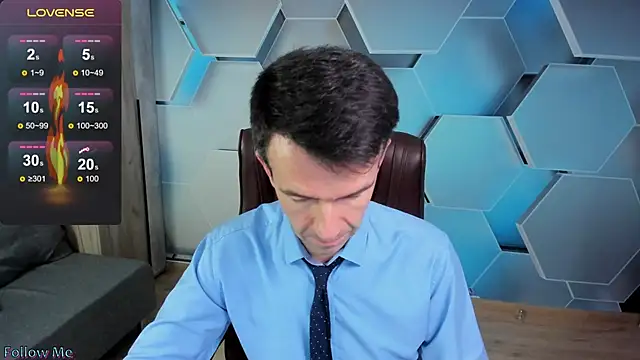 SteveTiger online show from December 5, 2:02 pm