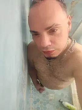 latinoflpr online show from December 4, 11:45 pm