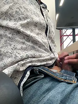 knobhead2020 online show from April 6, 6:03 am