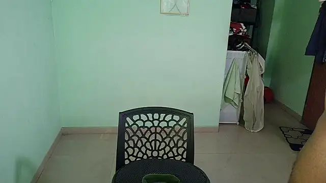 daringcutie online show from April 4, 6:05 pm