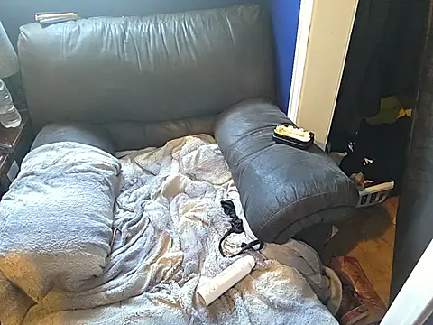 canadacockinme online show from May 24, 1:39 pm