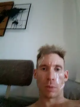 Snapshot of Intense_1337 chatting on October 19, 3:26 pm Intense 1337 online show from October 19, 3:26 pm