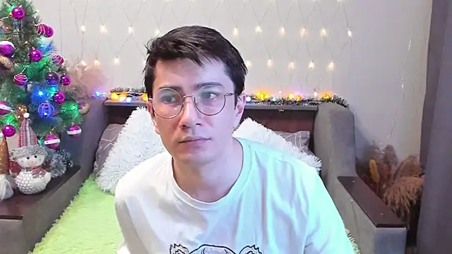 Yumi steve online show from December 14, 11:34 pm