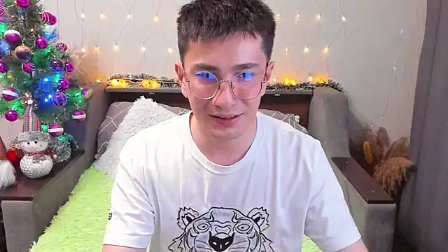 Yumi steve online show from December 25, 10:59 pm