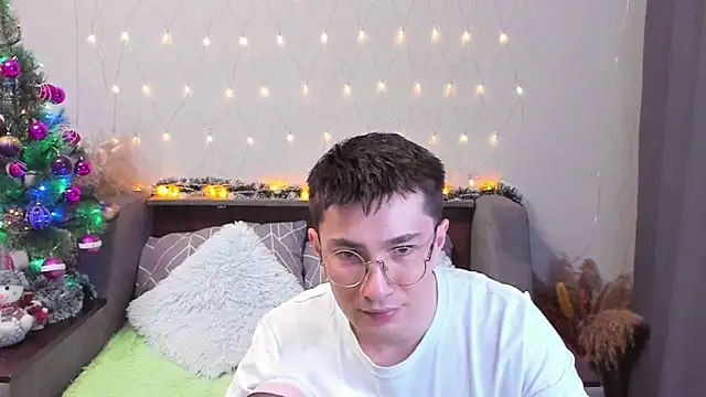 Yumi steve online show from December 28, 9:08 pm