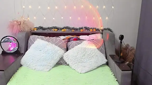 Yumi steve online show from October 23, 5:38 pm