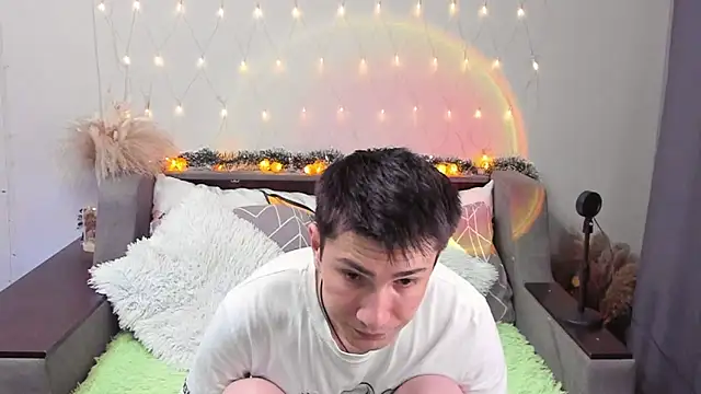 Yumi steve online show from September 9, 9:57 pm