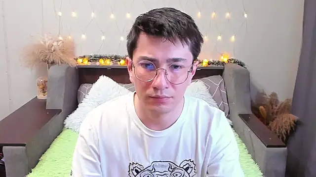 Yumi steve online show from February 2, 12:51 am