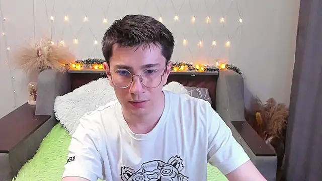 Yumi steve online show from March 15, 12:25 am