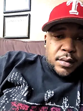 Snapshot of Oakcliffjacker chatting on October 4, 7:51 pm Oakcliffjacker online show from October 4, 7:51 pm