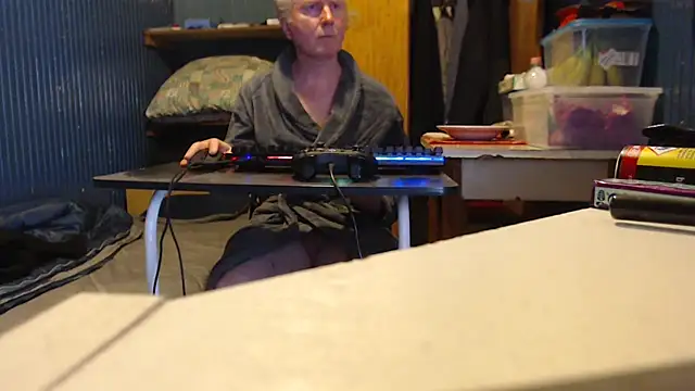 Snapshot of Vgy67Z95 chatting on December 31, 4:14 pm Vgy67Z95 online show from December 31, 4:14 pm