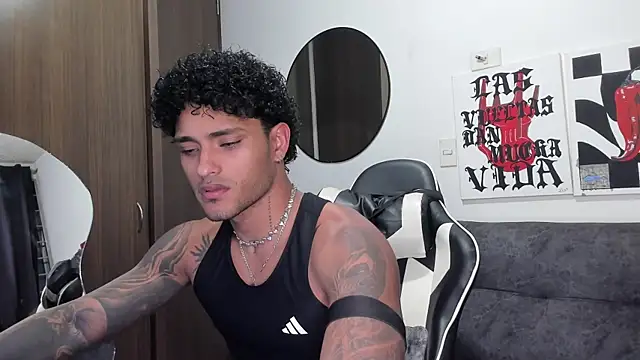 Alessandro Vanni online show from February 17, 4:00 am