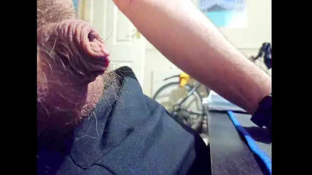 hairyuncut00 online show from July 17, 6:03 pm