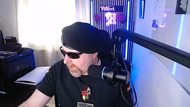 DerPornoPete online show from June 14, 6:43 pm