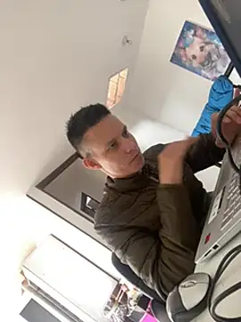 yequeal online show from February 25, 7:03 pm